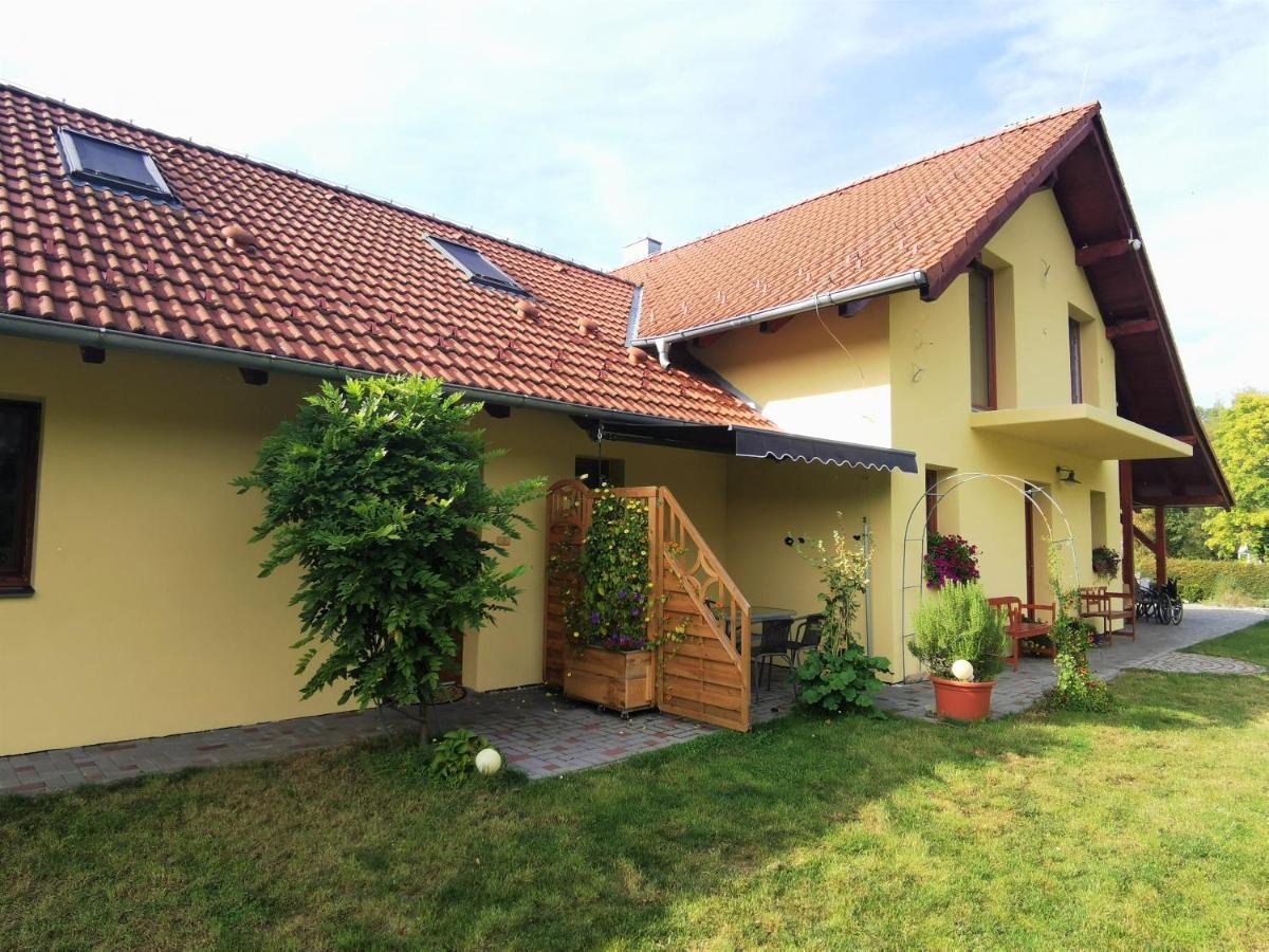 Penzion Hastrman Doudleby Exterior photo